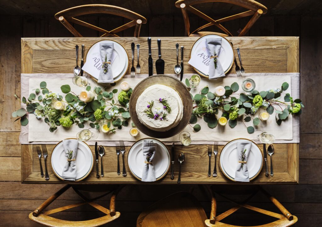 elegant-restaurant-table-setting-service-reception